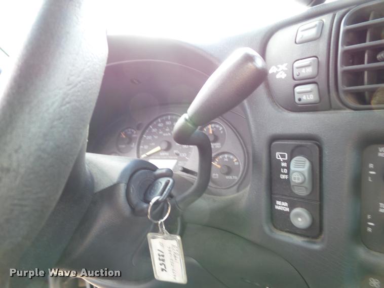 image for item K8162 1999 Chevrolet Blazer SUV