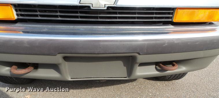 image for item K8162 1999 Chevrolet Blazer SUV