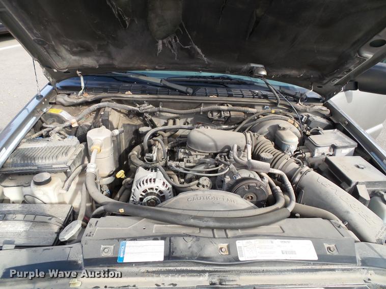 image for item K8162 1999 Chevrolet Blazer SUV