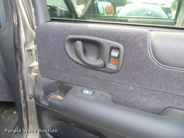 image for item K8162 1999 Chevrolet Blazer SUV