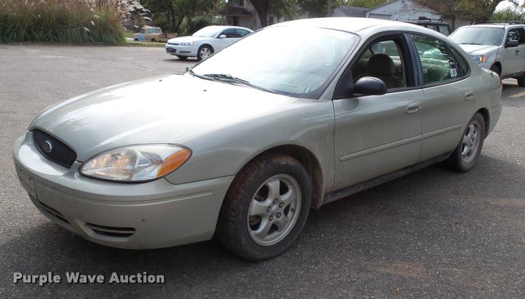 image for item K8163 2006 Ford Taurus SE