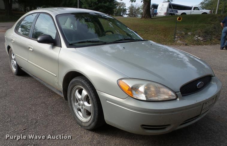 image for item K8163 2006 Ford Taurus SE