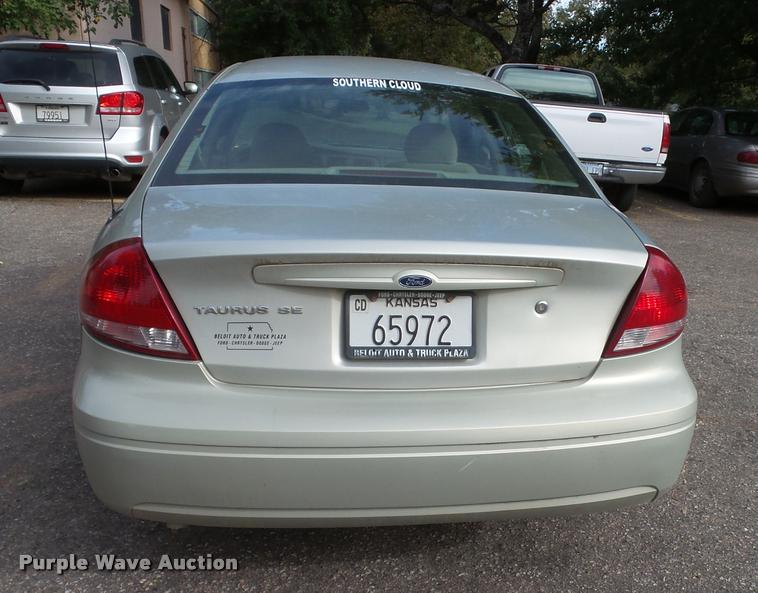 image for item K8163 2006 Ford Taurus SE