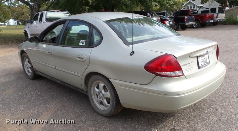 image for item K8163 2006 Ford Taurus SE