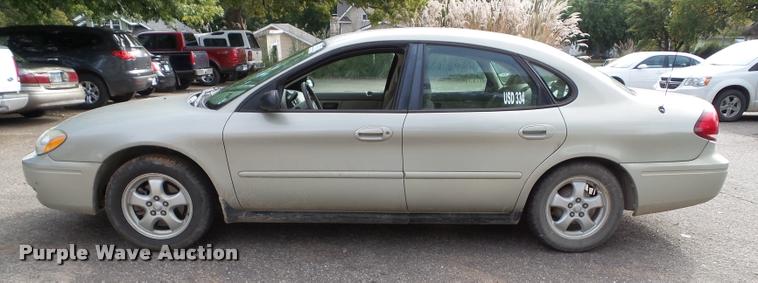 image for item K8163 2006 Ford Taurus SE