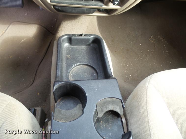 image for item K8163 2006 Ford Taurus SE