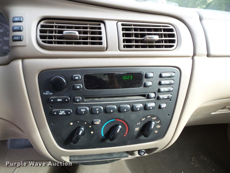 image for item K8163 2006 Ford Taurus SE