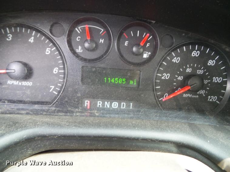 image for item K8163 2006 Ford Taurus SE