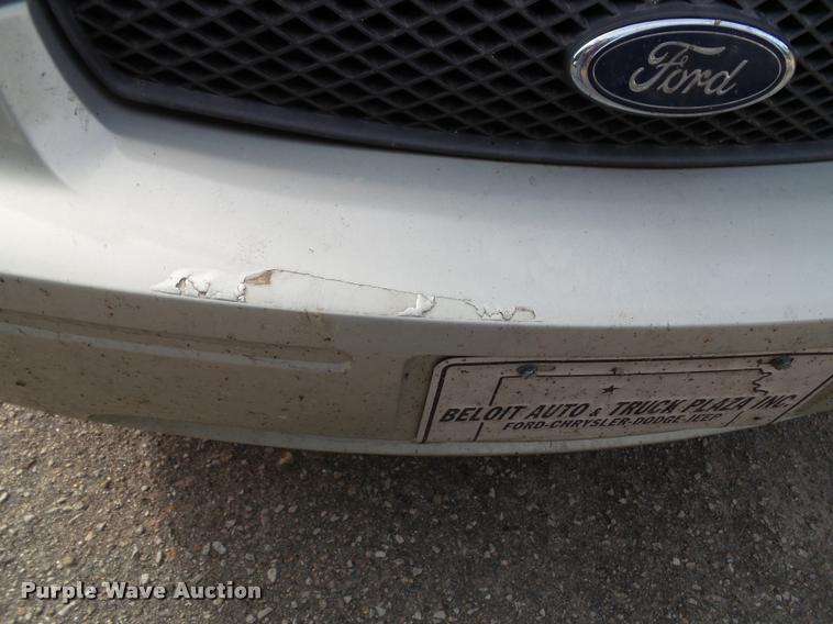 image for item K8163 2006 Ford Taurus SE