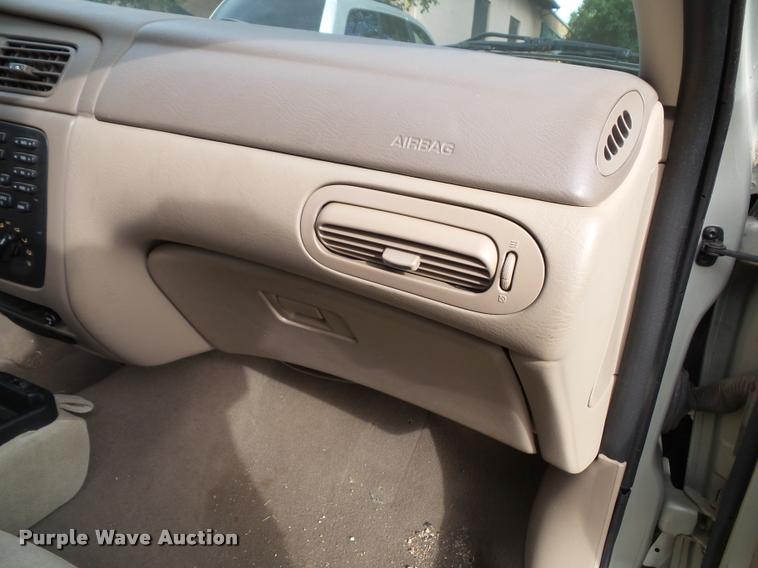 image for item K8163 2006 Ford Taurus SE