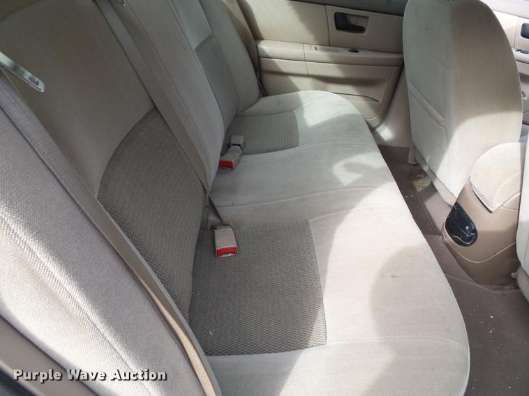 image for item K8163 2006 Ford Taurus SE