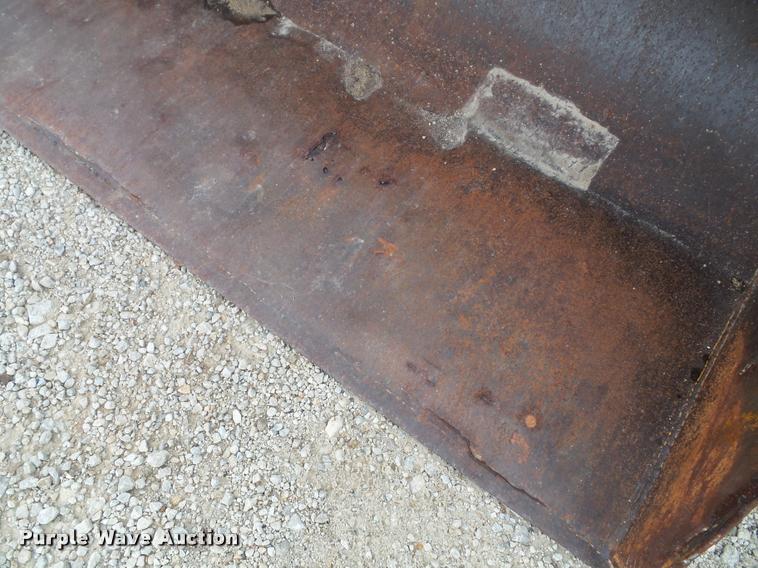 image for item K8175 1982 John Deere 300B backhoe