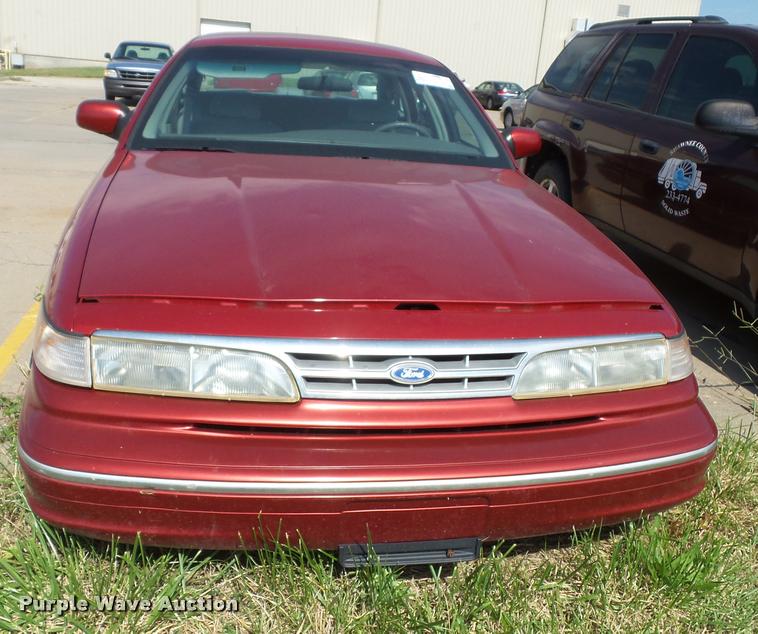 image for item K8204 1997 Ford Crown Victoria