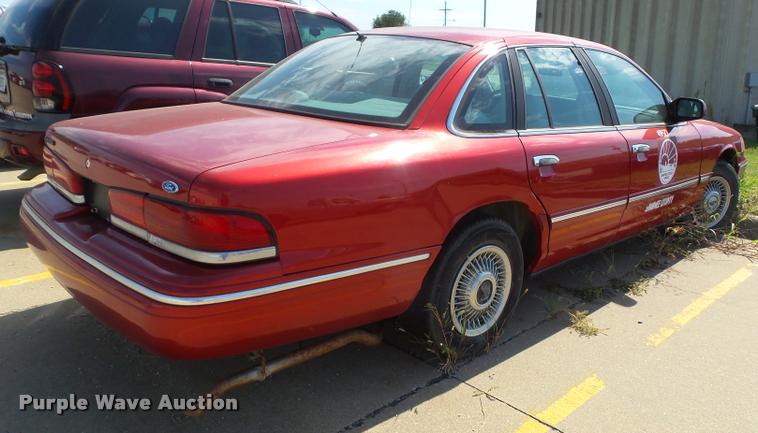 image for item K8204 1997 Ford Crown Victoria