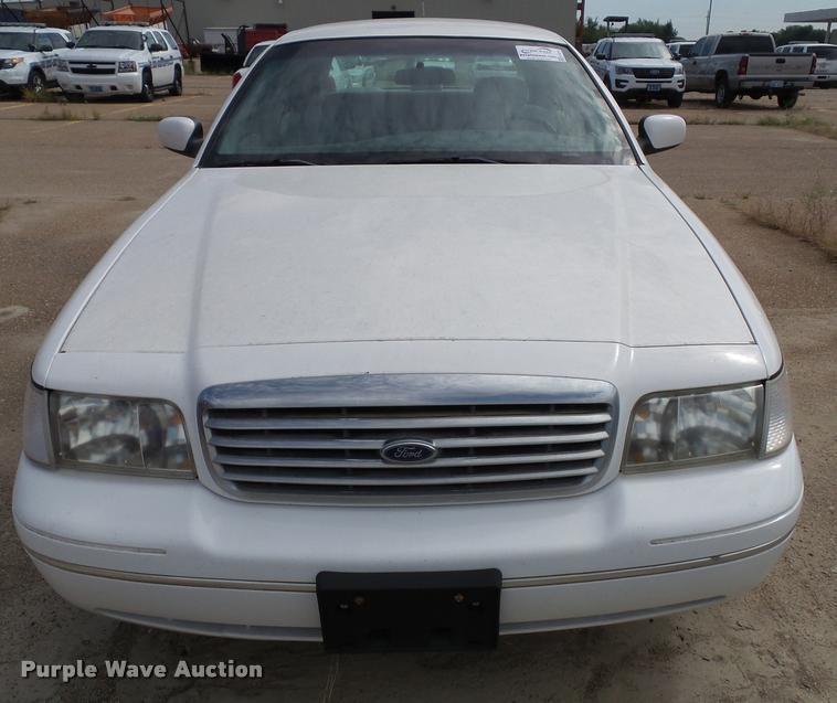 image for item K8210 1998 Ford Crown Victoria