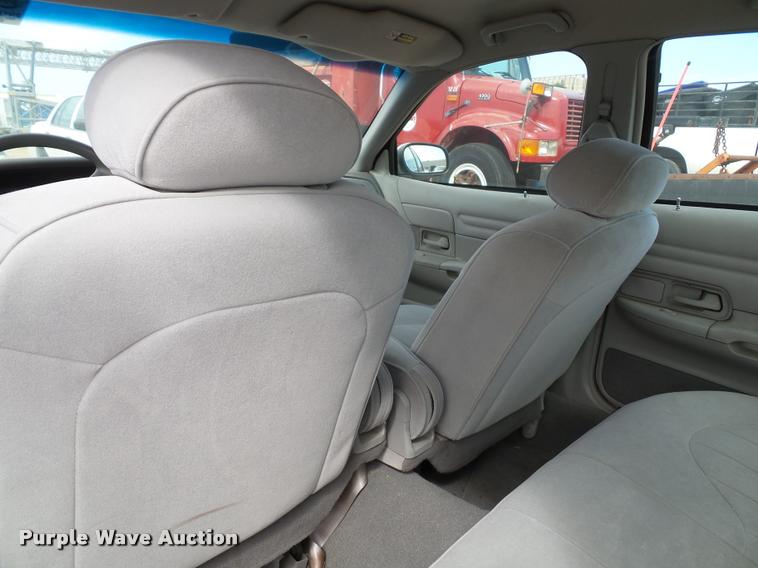 image for item K8210 1998 Ford Crown Victoria