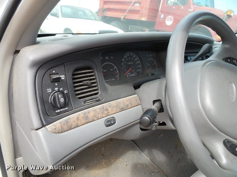 image for item K8210 1998 Ford Crown Victoria