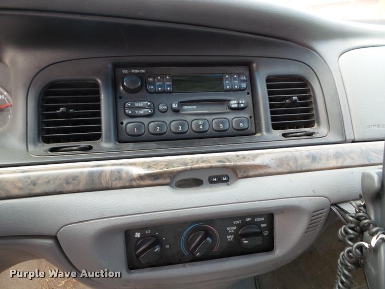 image for item K8210 1998 Ford Crown Victoria