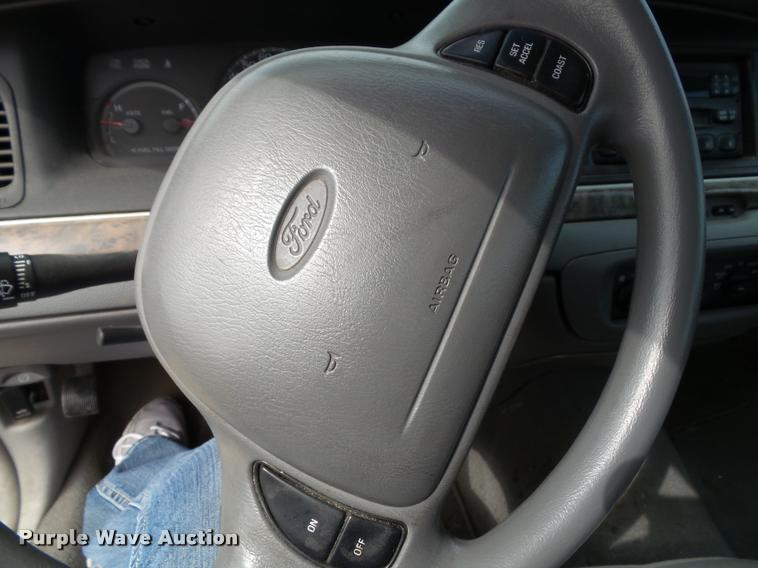 image for item K8210 1998 Ford Crown Victoria
