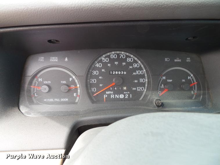 image for item K8210 1998 Ford Crown Victoria