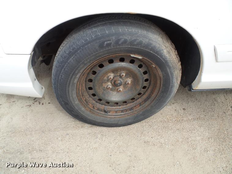 image for item K8210 1998 Ford Crown Victoria