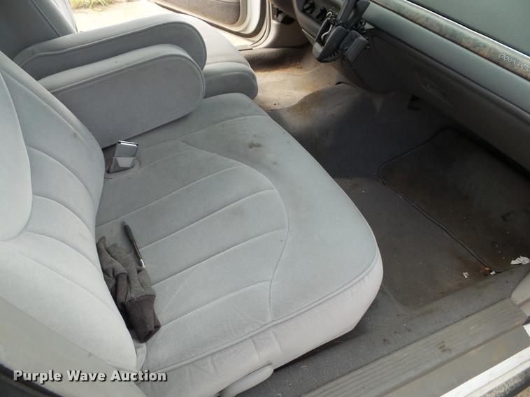 image for item K8210 1998 Ford Crown Victoria