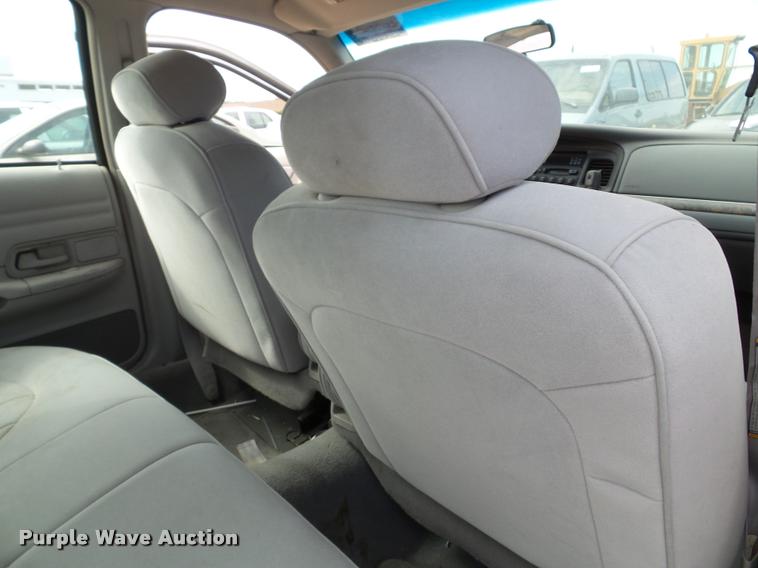 image for item K8210 1998 Ford Crown Victoria