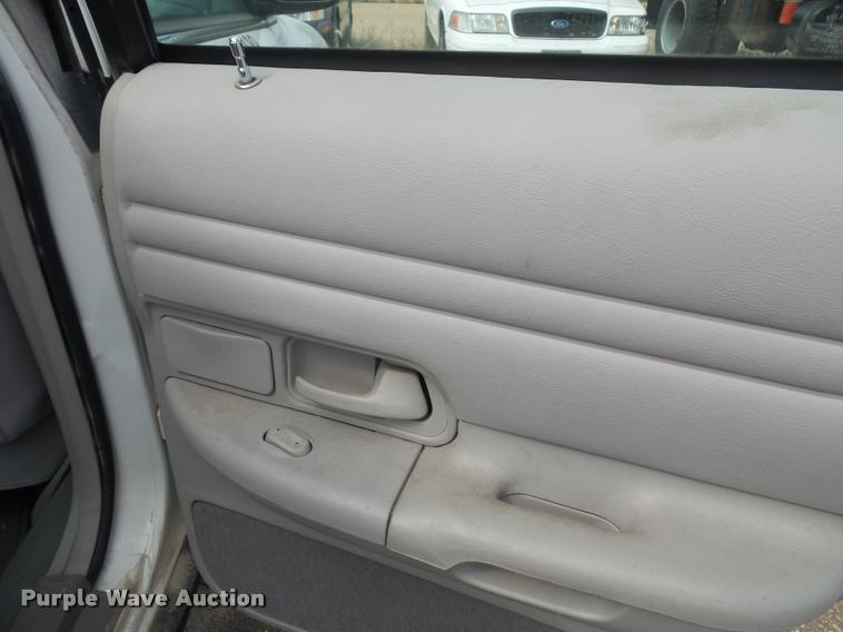 image for item K8210 1998 Ford Crown Victoria