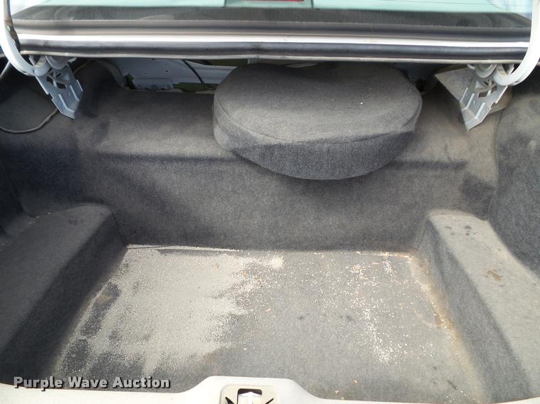 image for item K8210 1998 Ford Crown Victoria