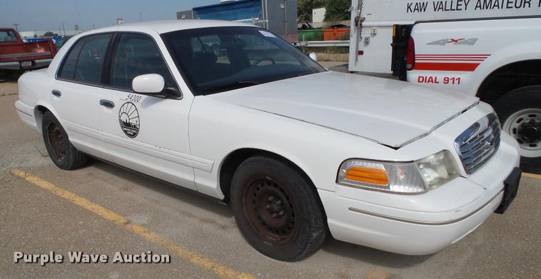 image for item K8212 2001 Ford Crown Victoria