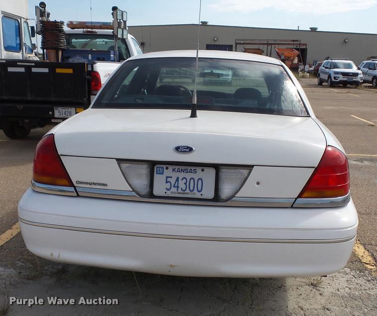image for item K8212 2001 Ford Crown Victoria
