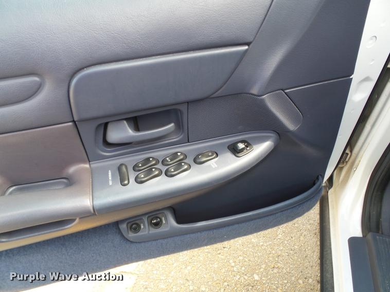 image for item K8212 2001 Ford Crown Victoria