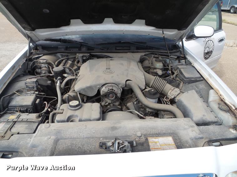 image for item K8212 2001 Ford Crown Victoria
