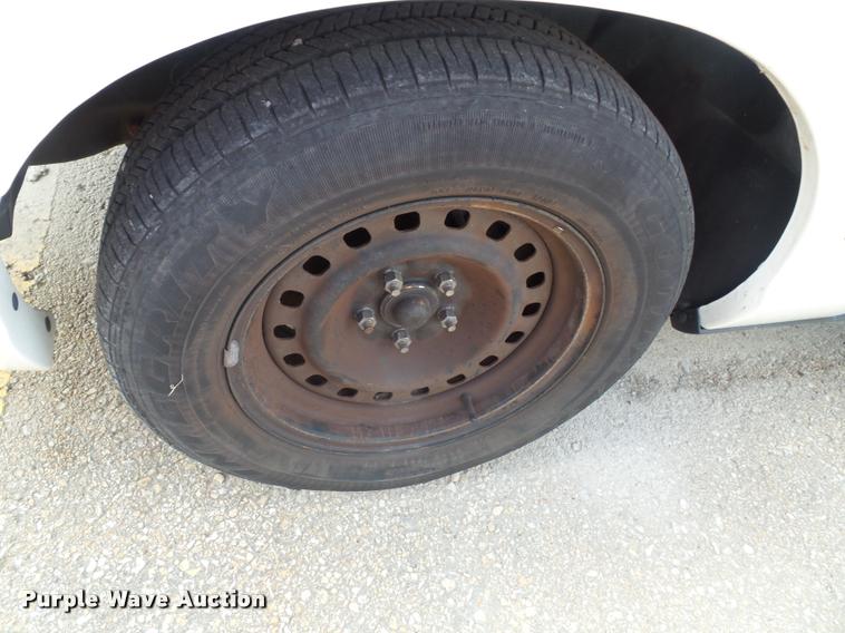 image for item K8212 2001 Ford Crown Victoria