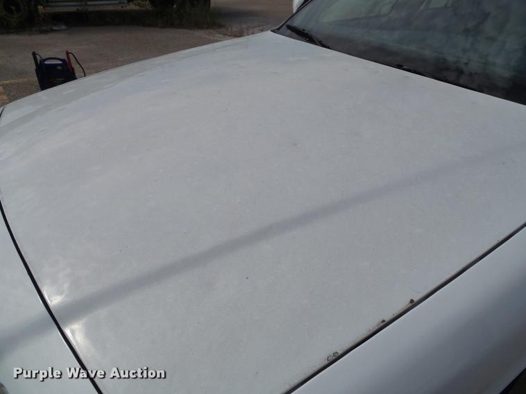 image for item K8212 2001 Ford Crown Victoria