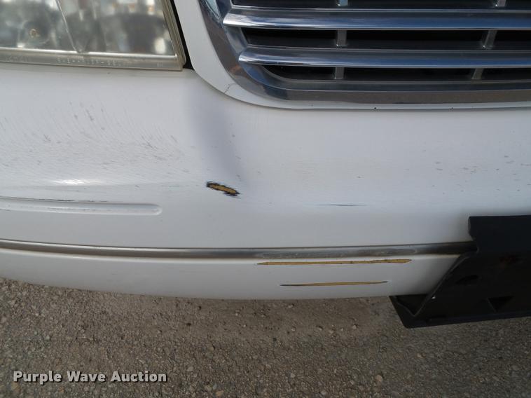 image for item K8212 2001 Ford Crown Victoria