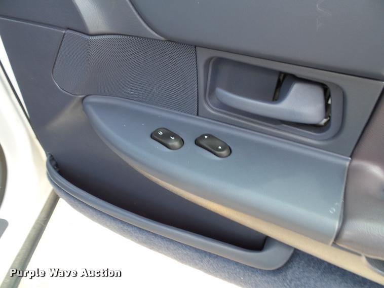 image for item K8212 2001 Ford Crown Victoria