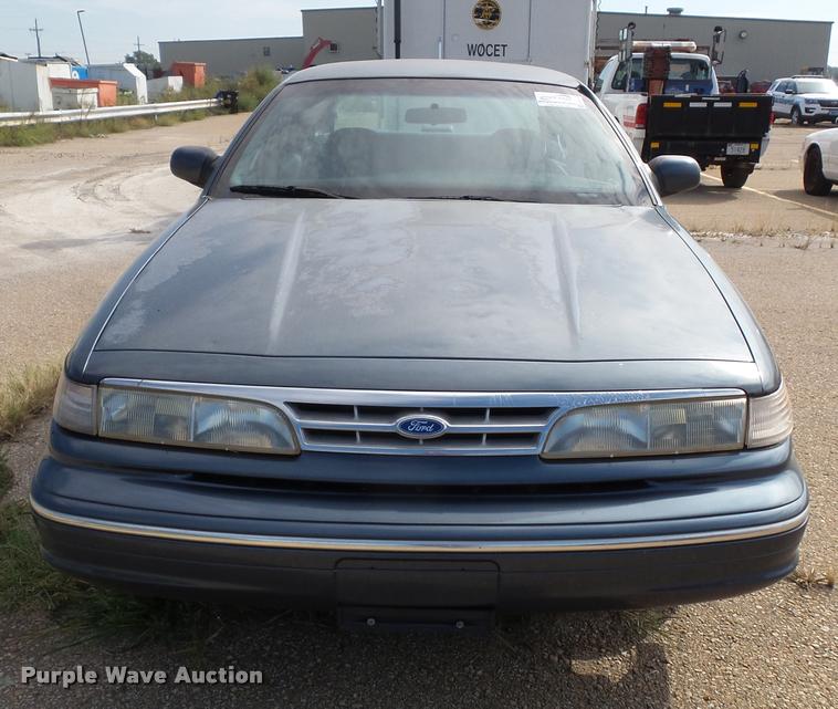 image for item K8214 1997 Ford Crown Victoria