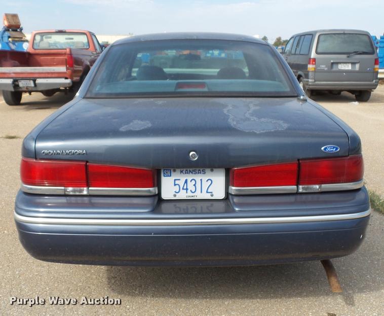 image for item K8214 1997 Ford Crown Victoria