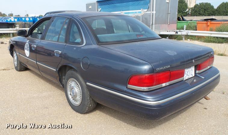 image for item K8214 1997 Ford Crown Victoria