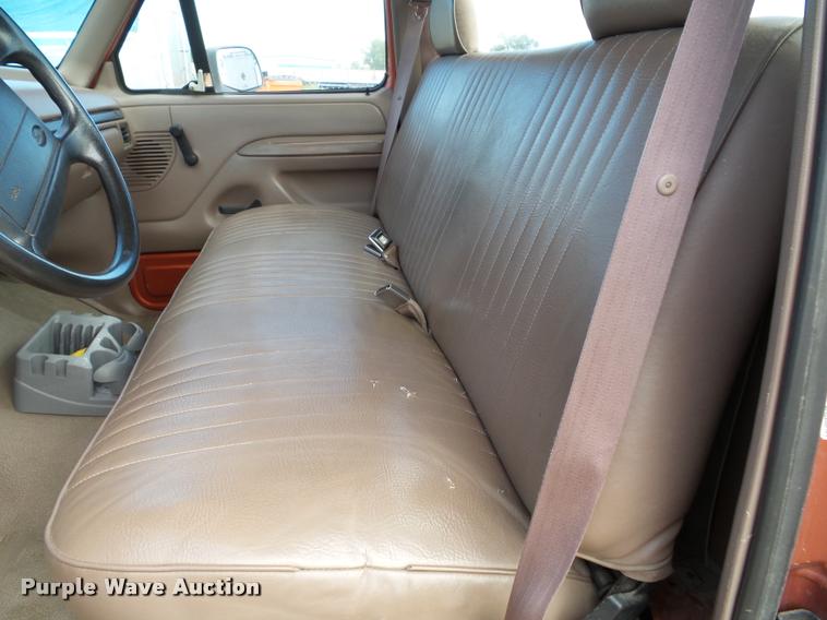 image for item K8215 1995 Ford F150 XL pickup truck