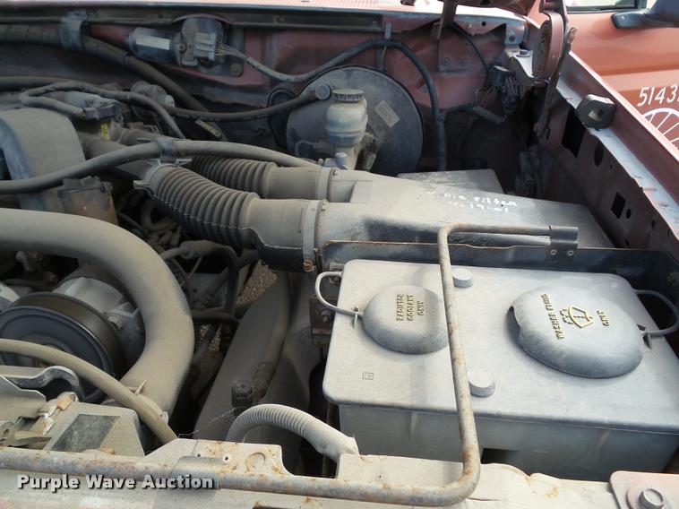 image for item K8215 1995 Ford F150 XL pickup truck