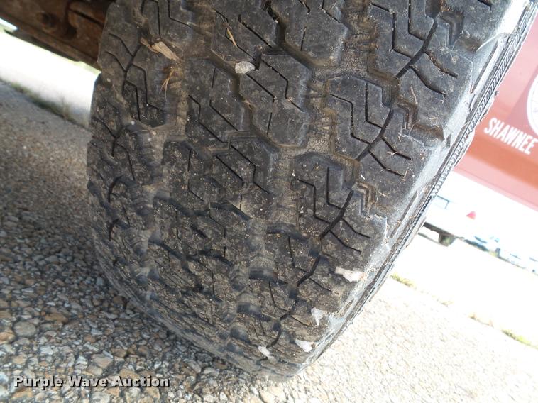 image for item K8215 1995 Ford F150 XL pickup truck