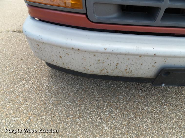 image for item K8215 1995 Ford F150 XL pickup truck