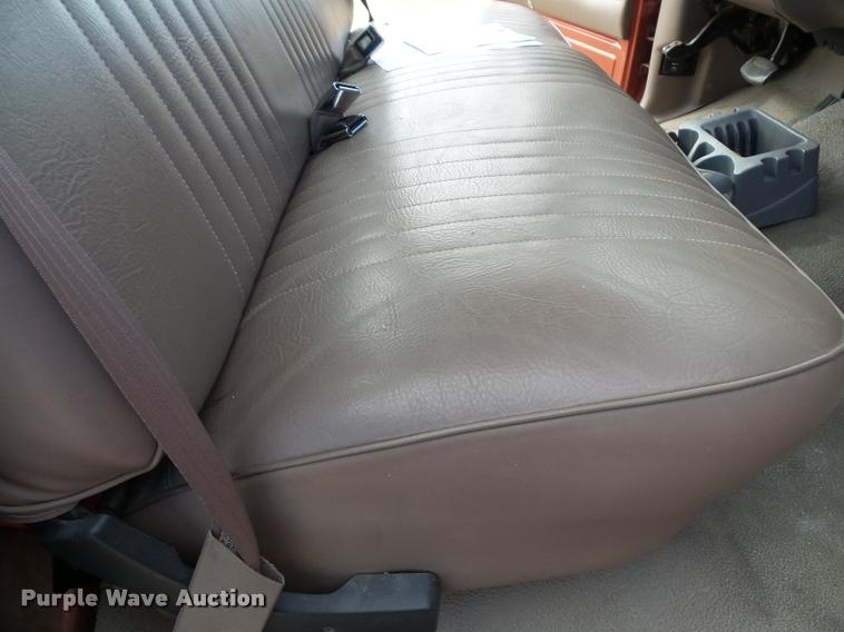 image for item K8215 1995 Ford F150 XL pickup truck