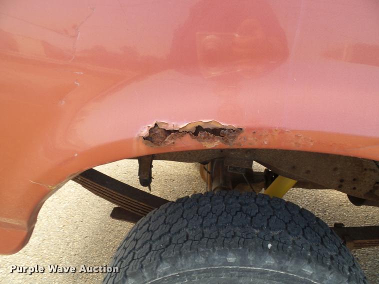 image for item K8215 1995 Ford F150 XL pickup truck