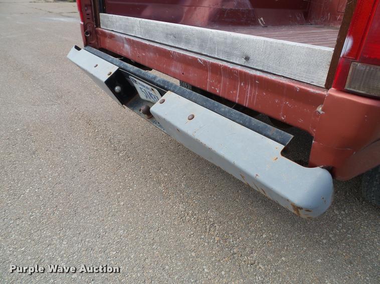 image for item K8215 1995 Ford F150 XL pickup truck