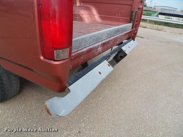 image for item K8215 1995 Ford F150 XL pickup truck