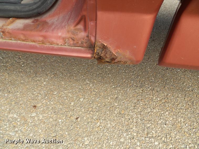 image for item K8215 1995 Ford F150 XL pickup truck