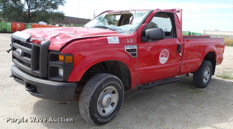 image for item K8216 2008 Ford F250 Super Duty XL pickup truck